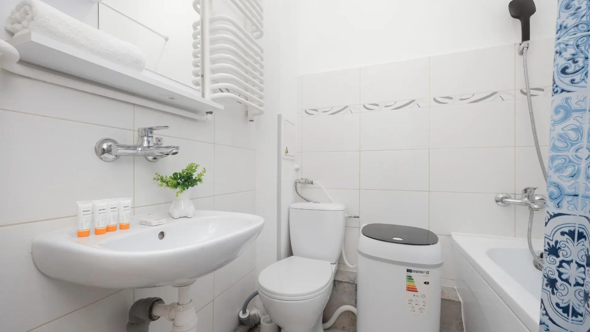 Apartment Studio With Balcony 180 M To The Royal Baths By Noclegi Renters Warsaw