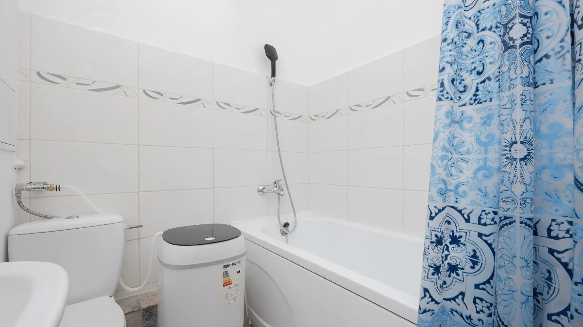 Studio With Balcony 180 M To The Royal Baths By Noclegi Renters Varšava
