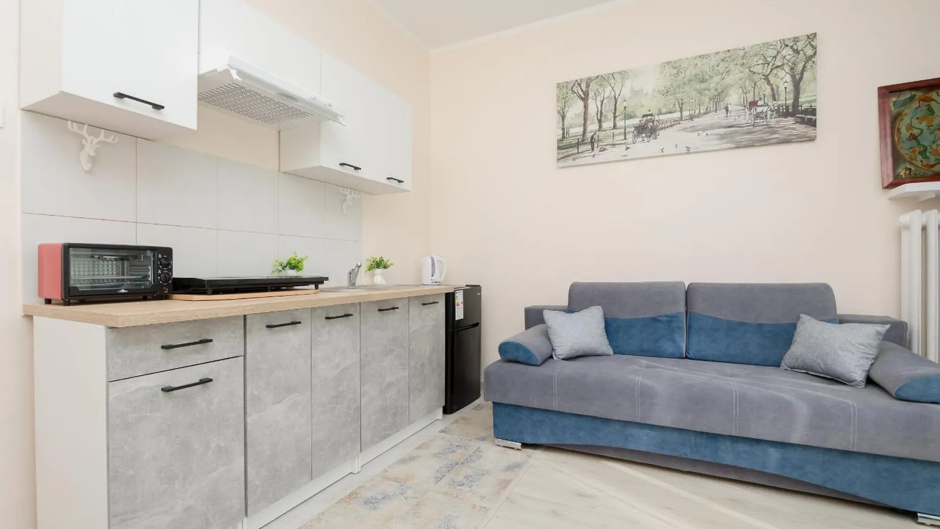 Studio With Balcony 180 M To The Royal Baths By Noclegi Renters Warsaw Apartment